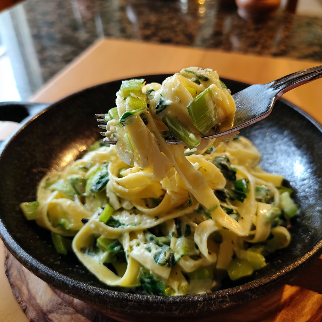 Tagliatelle mit Lauch und Sahne